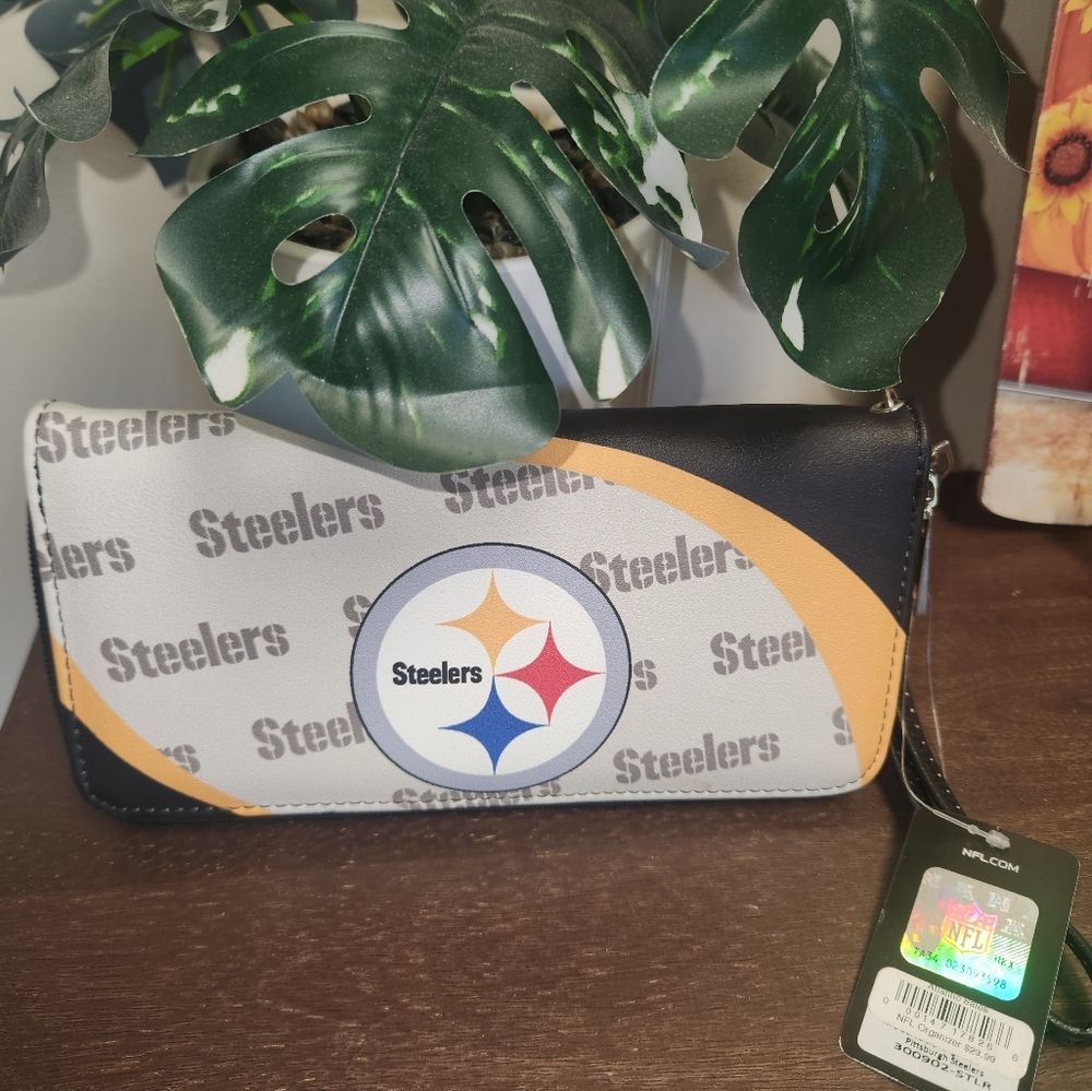 Steelers Logo Wallet NWT